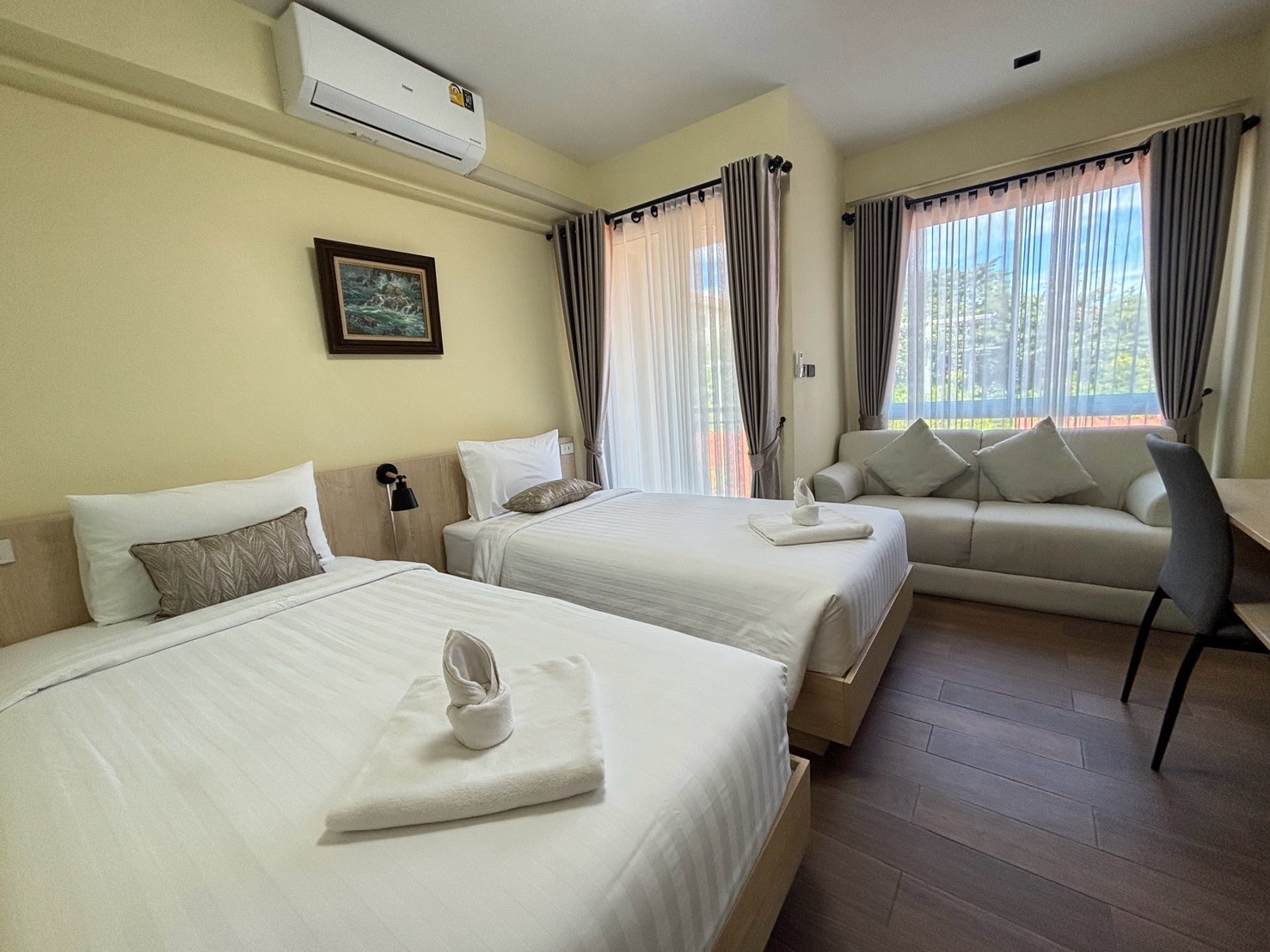 The Chiva khao yai